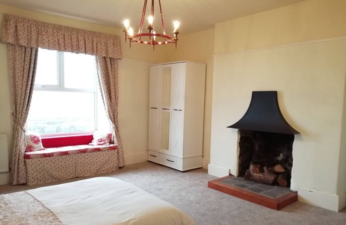 Llanddulas House | Llanddulas Hall, large coastal property with panoramic views
