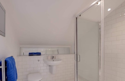 Llanddeusant House | Llanddygfael Hir in Cemaes Bay