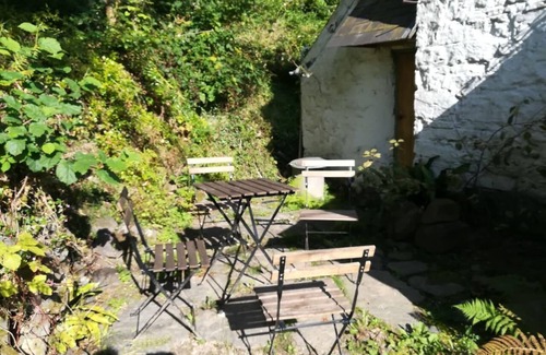 Llandovery Cottage | Llandovery - Cottage - Sleeps 4 - Pet Friendly