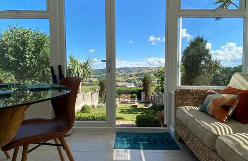 Penrhyn Bay House | Llandudno Boutique style seaside retreat with stunning views