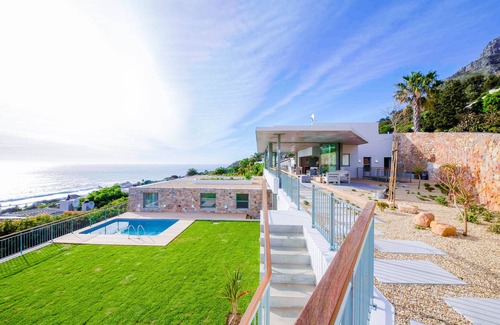 Hout Bay House | Llandudno Family Home with Ocean Views