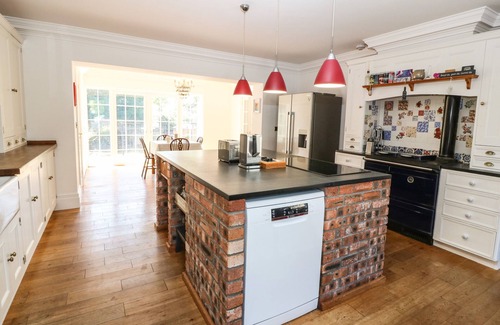 Amlwch House | LLECHOG, family friendly, with open fire in Cemaes Bay