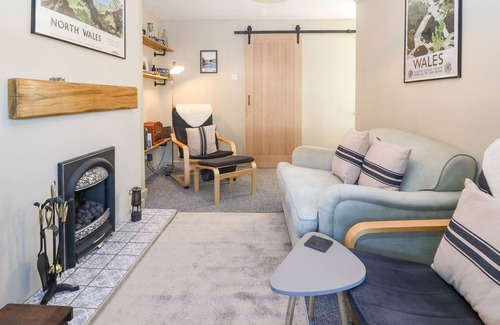 Bont Newydd Cottage | Llety Bach