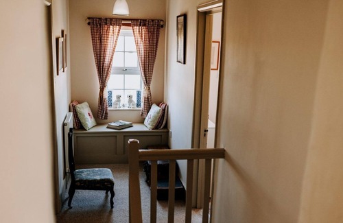 Carnhedryn House | Llety Farmhouse - Pembrokeshire farmhouse in tranquil St Davids countryside
