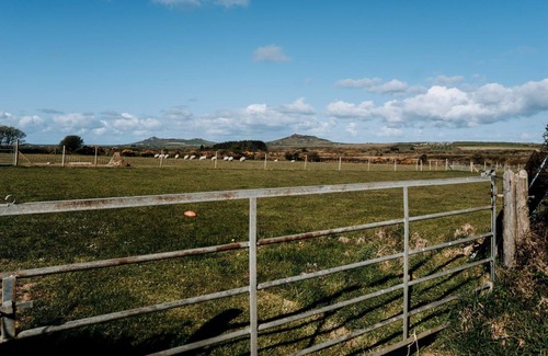 Carnhedryn House | Llety Farmhouse - Pembrokeshire farmhouse in tranquil St Davids countryside