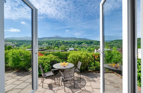 Dolgellau House | Llety Heulog - Three Bedroom House, Sleeps 6