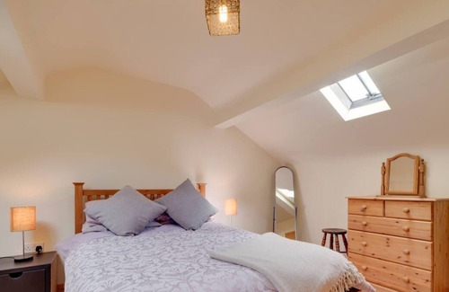 Overton-on-dee House | Llety'r Dderwen in the beautiful Wrexham
