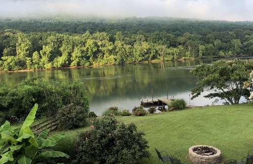 Chattanooga House | Llife on the River just minutes from exciting downtown Chattanooga, TN!