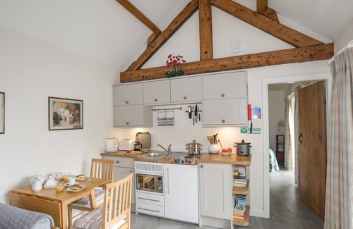 Abergele Cottage | LLO BACH BACH, pet friendly, country holiday cottage in Abergele