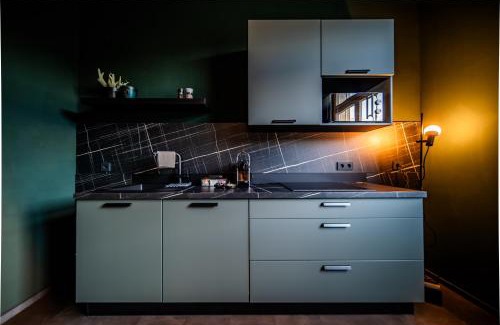 Sued Apartment | LLR Design Apartment - Emerald Green im Zentrum von Koblenz