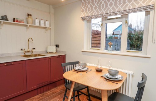Bow Street House | Llygad Y Dydd