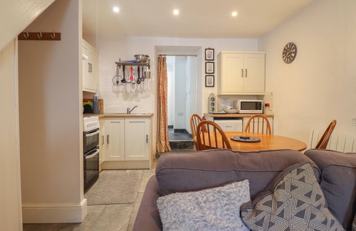 Beddgelert House | LLYGODEN COTTAGE, pet friendly, with open fire in Beddgelert