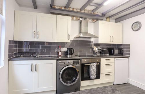 Llandderfel Cottage | LLYS MAIR, romantic, character holiday cottage in Bala