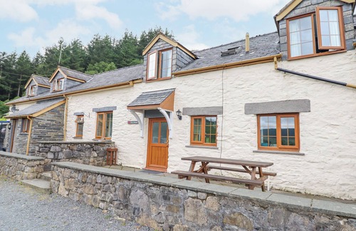 Gwynedd- Snowdonia Cottage | LLYS-Y-WENNOL, pet friendly, character holiday cottage in Penmachno