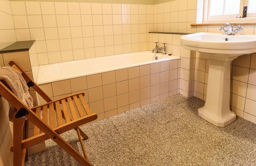 Fishguard Cottage | LLYSGWAUN, pet friendly, with open fire in Fishguard