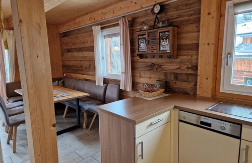 Sankt Georgen am Kreischberg Ski Chalet | Lovely holiday home with whirlpool and sauna