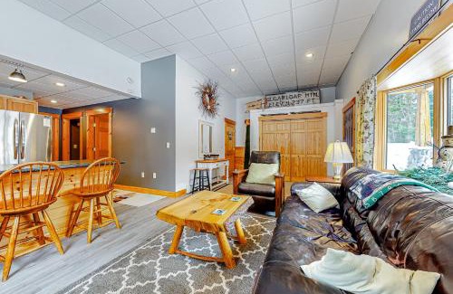 Carrabassett Valley Apartment | Loafinit