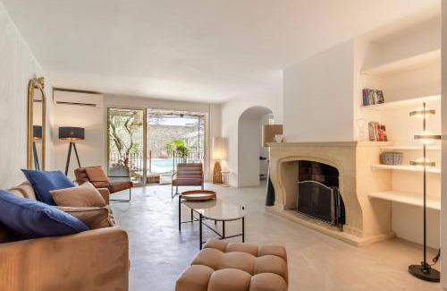 Gordes Villa | LOasis de Gordes Provence Pool Villa Retreat