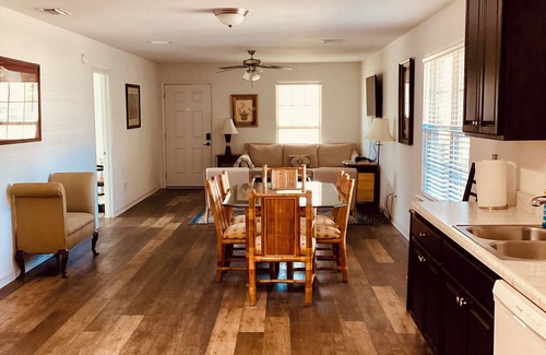 Fairhope House | Lob Lolly 181 C is a well appointed comfortable house