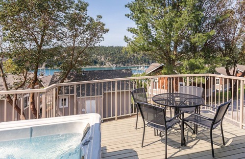 Deer Harbor Resort | Local fresh produce and delicious seafood!