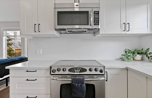 Okotoks Apartment | Local Loft Downtown Okotoks 2BD Private