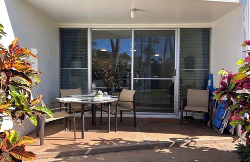 Kuau Apartment | Locally-owned, eco-friendly condo on Road to Hāna. 2-min walk to beach & seafood