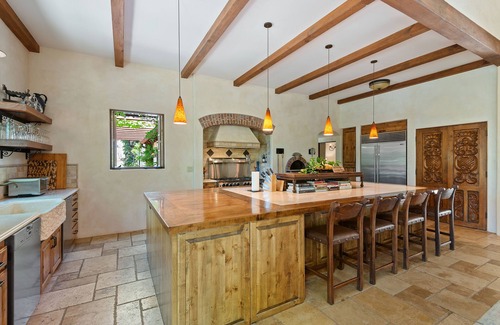Kenwood Villa | Locanda Winery estate with Olympic-size pool & Starlink WiFi - dog-friendly