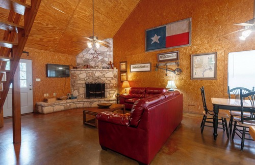 Sabinal House | Located 1/4 Mile to River Access