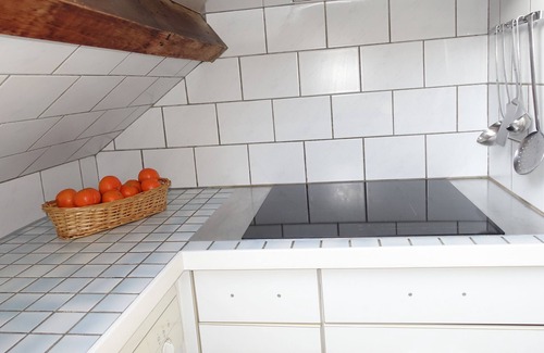 Oostkapelle Apartment | Located 500 m. from the beach 1-4 pers. upstairs apartment, terrace and garden.