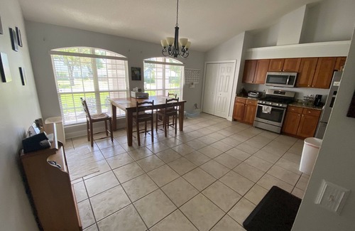 Tallahassee House | Located 9 miles east of Doak Campbell Stadium