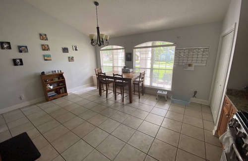 Tallahassee House | Located 9 miles east of Doak Campbell Stadium