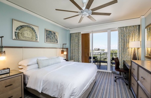 Key Biscayne Hotel | Located at Ritz-Carlton Key Biscayne 5 Star Oceanfront Resort One Bedroom Suite