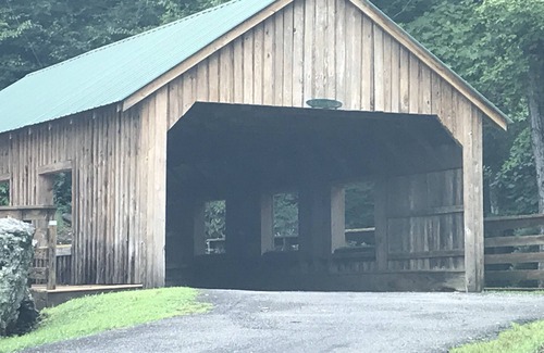 Cana Cabin | Located Atop The Mountain , This Cabin Has An Awesome View Of The Piedmont.