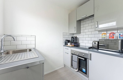 Wolverhampton Apartment | Located close to the city centre with free parking available.