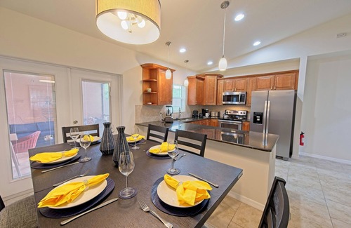 Sarasota Springs House | Located in Sarasota Springs. 15 mins to Siesta Key and 10 mins to downtown