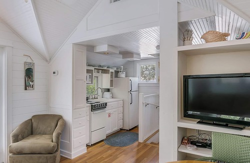 Seaside House | Located in Seaside - Sleeps 4