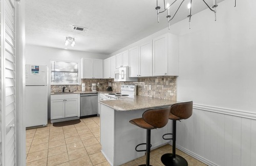 Open Sands House | Located in the Heart of PCB - Blue Paradise