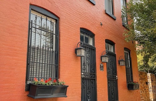 Soulard Apartment | Located in the heart of Soulard, walking distance from many attractions.