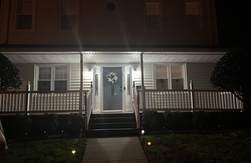 Downtown House | Located in the Heart of Downtown Hampton rent for 30 days or more!