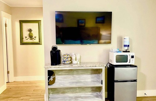 Rockport Cottage | Located in town, walking distance to marina and festival grounds. Cottage 4