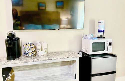 Rockport Cottage | Located in town, walking distance to marina and festival grounds. Cottage 4