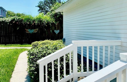 Rockport Cottage | Located in town, walking distance to marina and festival grounds. Cottage 6