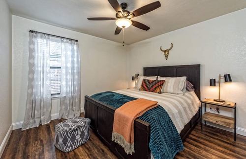 Robinson House | Located minutes from Baylor, Downtown Waco & I-35, stay with us!