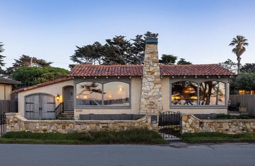 Carmel Point House | Located on Carmel’s most exclusive street overlooking Carmel Beach.