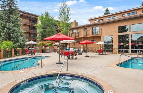 Snowmass Village Condo | Located on Fanny Hill, Stonebridge Condo 933, 2 Bedroom & Den 3 BA