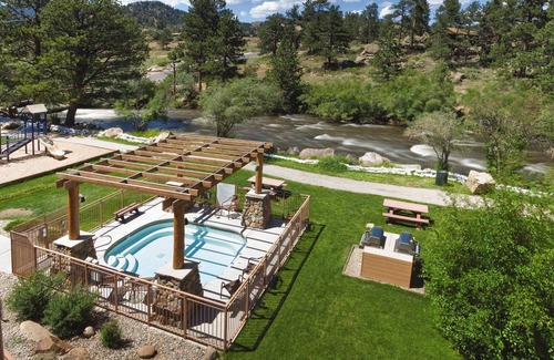 Estes Park Resort | Located on the Big Thompson River!