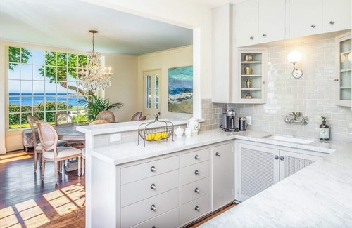 Pebble Beach House | Located on the legendary 18th hole of the famed Pebble Beach Golf Course.
