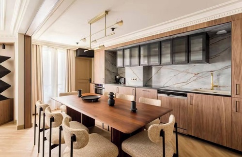 Quartier du Faubourg-Montmartre Apartment | LOCATED WITHIN WALKING DISTANCE OF THE PALAIS ROYAL & LOUVRE WITH AIR CON- OPERA