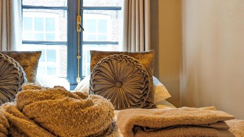 Burgwallen Nieuwe Zijde Apartment | Locatie Downtown