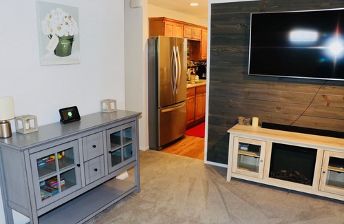 Rose Park House | Location! 7 min to downtown/convention center/airport. Quiet neighborhood.
